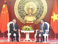 中国全国政协副主席吊唁越南前国家主席陈德良
