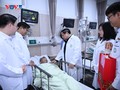 PM pays Tet visits to hospitals, encourages doctors, nurses, and patients 