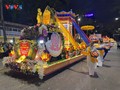 Rực rỡ đêm rước xá lợi Phật tại Hà Nội