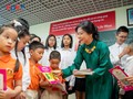 Phu nhân Tổng Bí thư Tô Lâm, bà Ngô Phương Ly thăm lớp học tiếng Việt tại Nga
