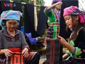 Высокогорный район Лайтяу сохраняет традиционное ремесло окрашивания льняной ткани в цвет индиго