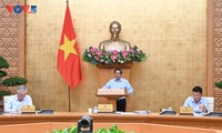 La economía de Vietnam continúa con tendencia positiva, afirma Primer Ministro