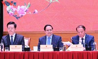 Primer Ministro pide acelerar la aplicación de las resoluciones culturales del Partido Comunista de Vietnam