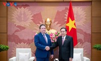 Parlamentspräsident Tran Thanh Man empfängt den US-Botschafter in Vietnam