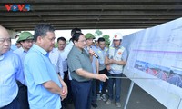 Premierminister Pham Minh Chinh besucht die Infrastrukturprojekte in der Provinz Quang Tri