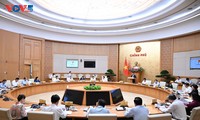 Premierminister Pham Minh Chinh leitete die Regierungssitzung über die Arbeit der zweistufigen Kommunalverwaltung
