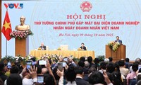 Premierminister Pham Minh Chinh trifft sich am Tag der vietnamesischen Unternehmers mit Unternehmensvertretern