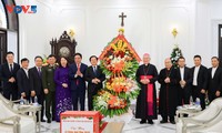 Der stellvertretende Premierminister Ho Quoc Dungs besucht zu Weihnachten das Erzbistum von Hue