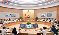 チン首相 政府と地方行政府との会議を主宰
