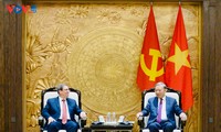 Vietnamese top leader receives Cuban special envoy, reaffirms solidarity, cooperation