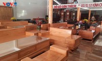 Thai Yen village preserves, develops its woodcraft 