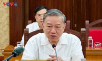 トー・ラム書記長 憲法改正に関する会議を主宰