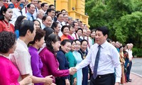 ルオン・クオン国家主席 全国の模範的な学習振興会の代表団と面会