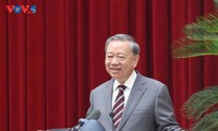 评论：点燃新时代知识与创新的火炬