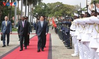 Empfangszeremonie für Staatspräsident Luong Cuong bei seinem Staatsbesuch in Angola
