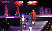 Eröffnung des Ao Dai-Nachtfestes in Hue 2025