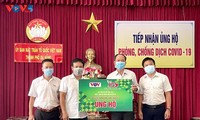 VOV trao quà “San sẻ yêu thương- Đồng hành chống dịch” tại các tỉnh miền Trung