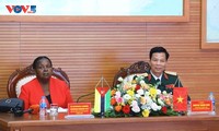 Chủ tịch Quốc hội  Mozambique thăm Ủy ban Quốc gia Ứng phó sự cố, thiên tai và Tìm kiếm cứu nạn