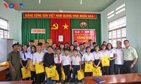 VOV Thành phố Hồ Chí Minh thăm, tặng quà cho người dân và học sinh đồng bào Chăm ở Lâm Đồng