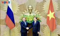 Chủ tịch Quốc hội Trần Thanh Mẫn tiếp Phó Chủ tịch thứ nhất Hội đồng liên bang Quốc hội Nga