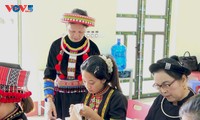 Người giữ lửa nghề thêu truyền thống của dân tộc Dao đỏ ở Thái Nguyên