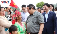 Thủ tướng Phạm Minh Chính thăm mô hình trồng cây mắc ca tại tỉnh Điện Biên