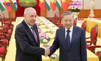 Party leader, Hungarian president exchange view on friendship directions 