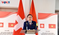 Vietnam learns from Switzerland’s experience in International Financial Center
