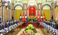 르엉 끄엉 국가주석, ‘베트남 국빈 방문’ 라오스 당 서기장‧국가주석과 회견…양자 관계 포괄적 발전 합의