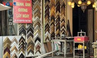 Улица Нгуентхайхок – настоящий рай для любителей рам для картин в Ханое