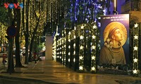 Lung linh Giáng sinh Hà Nội 