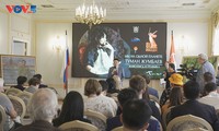 Khai mạc triển lãm tranh của họa sĩ Xô Viết và Nga Tuman Zhumabayev người từng đến Việt Nam 24 lần