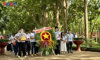 Thanh thiếu niên Trại hè Việt Nam 2025 tưởng niệm chiến sĩ Nam tiến, tìm hiểu văn hóa Tây Nguyên