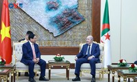 Thủ tướng Phạm Minh Chính hội kiến Tổng thống Algeria