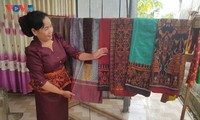 Khmer artisan safeguards centuries-old brocade weaving craft