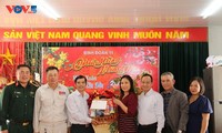 Đại sứ quán Việt Nam tại Lào thăm, chúc Tết cán bộ chiến sĩ Binh đoàn 11 đang thi công Nhà Quốc hội Lào