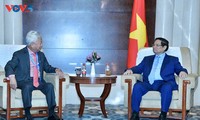 Vietnam y el Banco Asiático de Inversión en Infraestructura promueven la cooperación