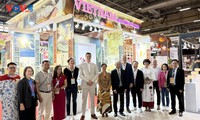 Productos vietnamitas impresionan en la Exposición Internacional del Mueble y la Artesanía de París 2025