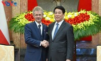 Jefe del Estado vietnamita recibe al Presidente del Senado de la República Checa