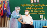 Campuchia tổ chức tiêm vaccine ngừa Covid-19 cho cán bộ ngoại giao đoàn và thân nhân