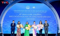 Trao giải thưởng báo chí về khoa học và công nghệ năm 2023