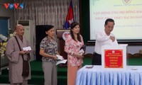 Cộng đồng Việt Nam tại Campuchia quyên góp, ủng hộ khắc phục hậu quả bão, lũ
