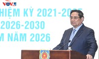 PM urges to improve institutions and laws to increase national competitiveness