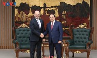 Prime Minister calls for stronger Vietnam-Qatar energy cooperation