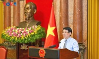ประธานประเทศ เลืองเกื่อง พบปะกับช่างศิลป์ดีเด่นทั่วประเทศ