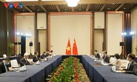 Vietnamese, Chinese Foreign Ministers hold talks