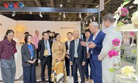 Le Vietnam participe au Salon du meuble de Paris 2025