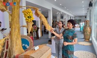 Hanoï: Coup d’envoi de l’exposition thématique dédiée aux produits artisanaux OCOP
