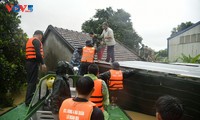 Mobilisation générale pour secourir les sinistrés dans le Centre du Vietnam