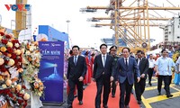 Inauguration des terminaux à conteneurs internationaux 3 et 4 du port de Lach Huyên